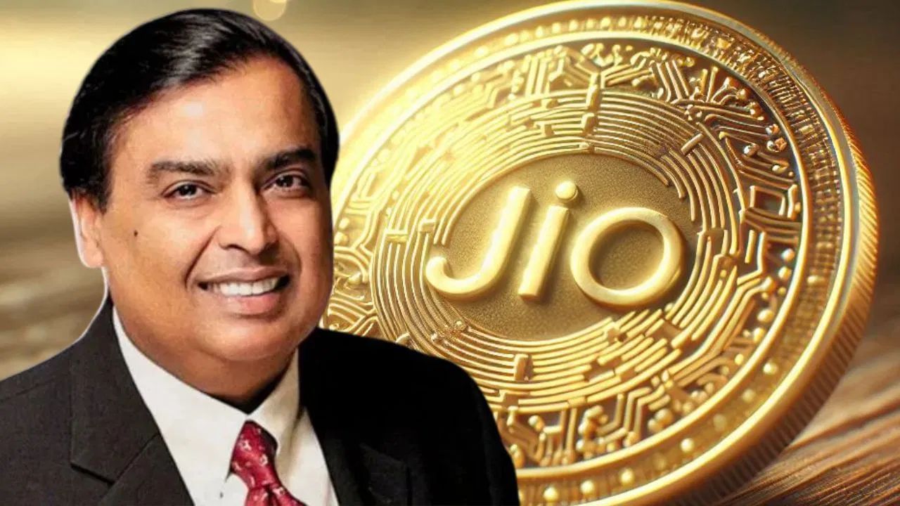 Jio કોઇન કમાવવા માટે, તમારા ફોનમાં JioSphere એપ્લિકેશન ઇન્સ્ટોલ કરો, આ એપ્લિકેશન Android અને Apple વપરાશકર્તાઓ માટે ઉપલબ્ધ છે. એપ ઇન્સ્ટોલ થઈ ગયા પછી એપ પર એક એકાઉન્ટ બનાવો અને એપનો ઉપયોગ શરૂ કરો. જેમ જેમ તમે આ એપનો ઉપયોગ કરવાનું ચાલુ રાખશો તેમ તેમ તમને ધીમે ધીમે પુરસ્કારો તરીકે કોઇન મળવા લાગશે જે એપમાં આપેલા પોલીગોન વોલેટમાં ઉમેરવામાં આવશે.