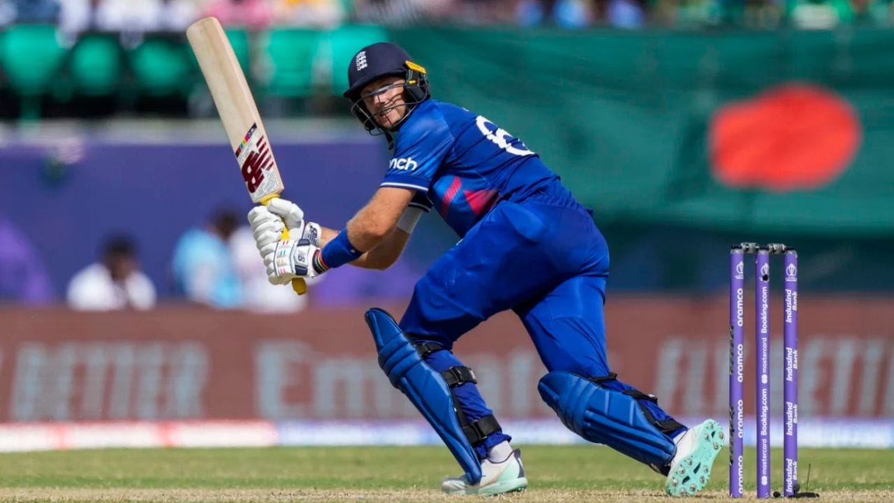 વાસ્તવમાં, જો રૂટને ઈંગ્લેન્ડની પ્લેઈંગ ઈલેવનમાં સ્થાન મળ્યું છે અને તે 452 દિવસ પછી ODI મેચ રમતા જોવા મળશે. જો રૂટે છેલ્લે ભારતમાં રમાયેલા વર્લ્ડ કપમાં ODI મેચ રમી હતી.