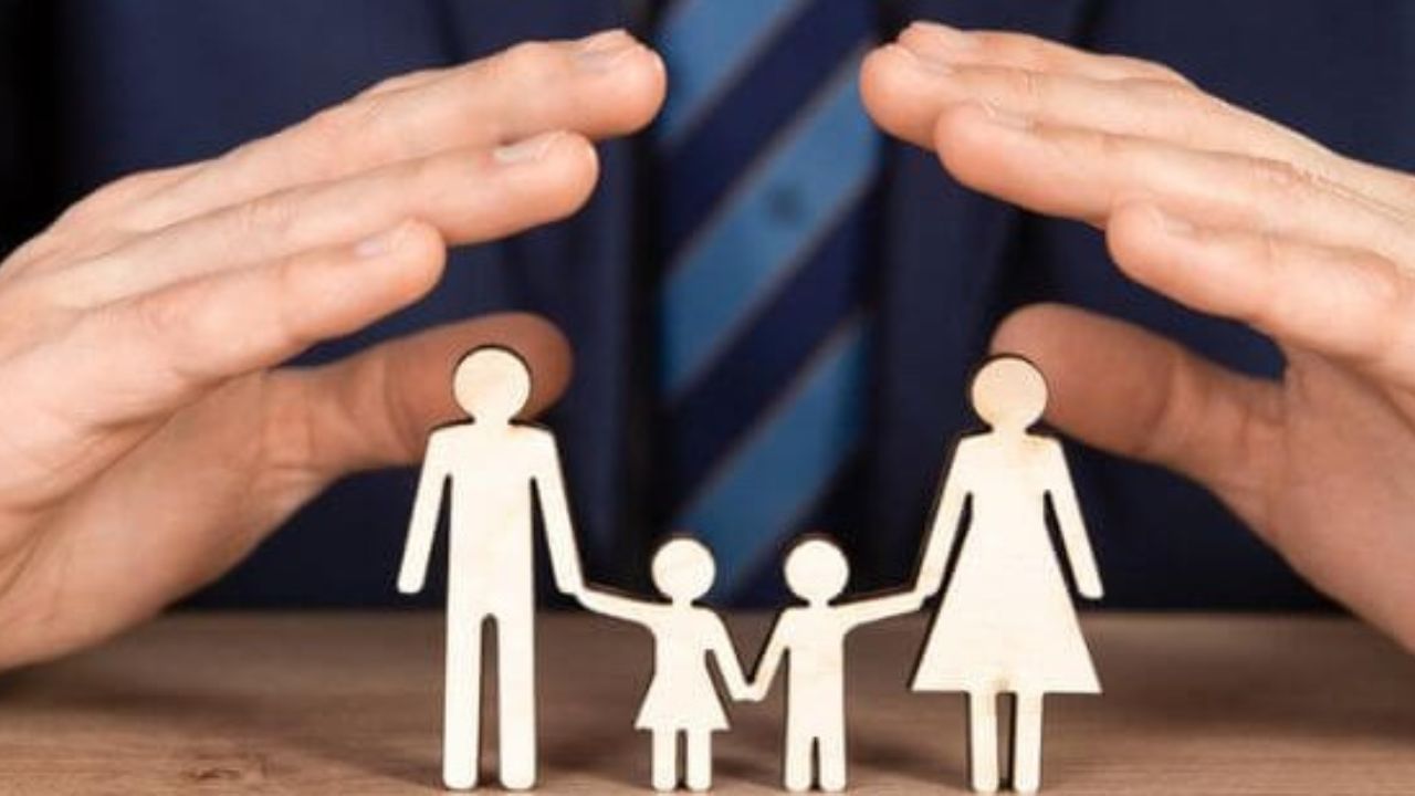 તેહરુનિસા વિરુદ્ધ ભારતની સુપ્રીમ કોર્ટએ કહ્યું હતું કે, આ કેસમાં સુપ્રીમ કોર્ટે કહ્યું કે, જ્યારે માતા-પિતા અલગ થઈ રહ્યા હોય છે ત્યારે બાળકનું ભવિષ્ય તેમના પરસ્પર મતભેદો કરતાં વધુ મહત્વપૂર્ણ હોય છે. આ કિસ્સામાં સંયુક્ત કસ્ટડીનો વિકલ્પ અપનાવવા સૂચનાઓ આપવામાં આવી હતી. રાજેશ્રી વિરુદ્ધ કર્ણાટક રાજ્યમાં સુપ્રીમ કોર્ટે કહ્યું કે, બાળકની માનસિક, ભાવનાત્મક અને શારીરિક સુખાકારી પ્રાથમિકતા હોવી જોઈએ.