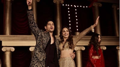 કિયારા અડવાણી અને સિદ્ધાર્થ મલ્હોત્રાના ઘરે નાનું મહેમાન આવશે. આ કપલે ચાહકો સાથે આ ગુડન્યુઝ શેર કર્યા છે.લગ્નના લગભગ બે વર્ષ પછી, કિયારા અડવાણીએ ચાહકો સાથે ખુશખબર શેર કરી છે કે તે માતા બનવા જઈ રહી છે. 