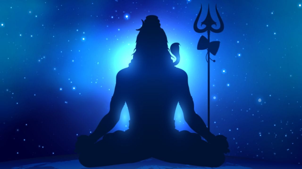 પિરિયડ દરમિયાન મહા શિવરાત્રીની પૂજા કેવી રીતે કરવી?: પિરિયડ દરમિયાન મહાશિવરાત્રીની પૂજામાં સીધો ભાગ ન લેવો જોઈએ. તમે તમારી જગ્યાએ બીજા કોઈને પૂજા કરાવી શકો છો. આ સમય દરમિયાન ભગવાનની મૂર્તિ, પૂજા સામગ્રી અને પ્રસાદને સ્પર્શ કરવાનું ટાળો. પૂર્ણ ભક્તિભાવથી મનમાં શિવનું નામ લો અને મહાદેવના મંત્રોનો જાપ કરો.