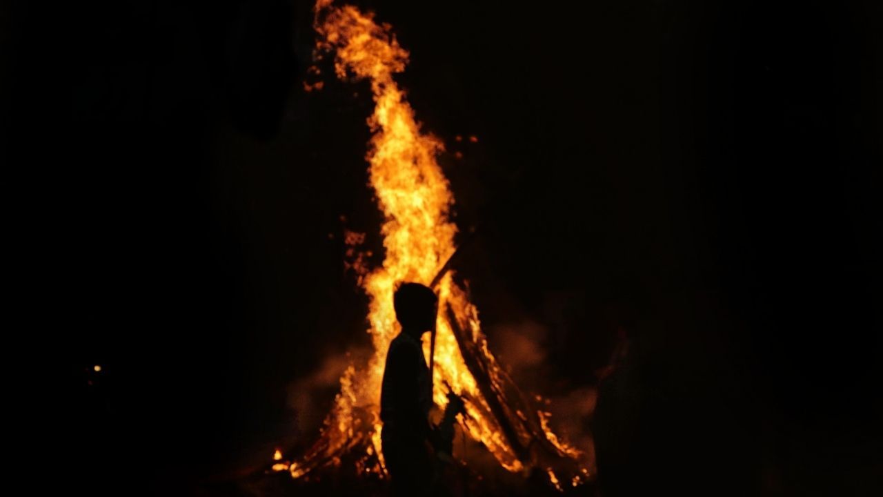 હોલિકા દહનના કારણે ગુરુવાર અને શુક્રવારે સમગ્ર ભારતમાં બેંકો બંધ રહેશે.