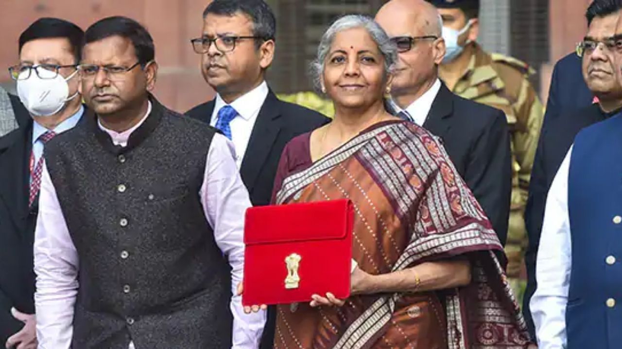 Nirmala Sitharaman budget saree 2022