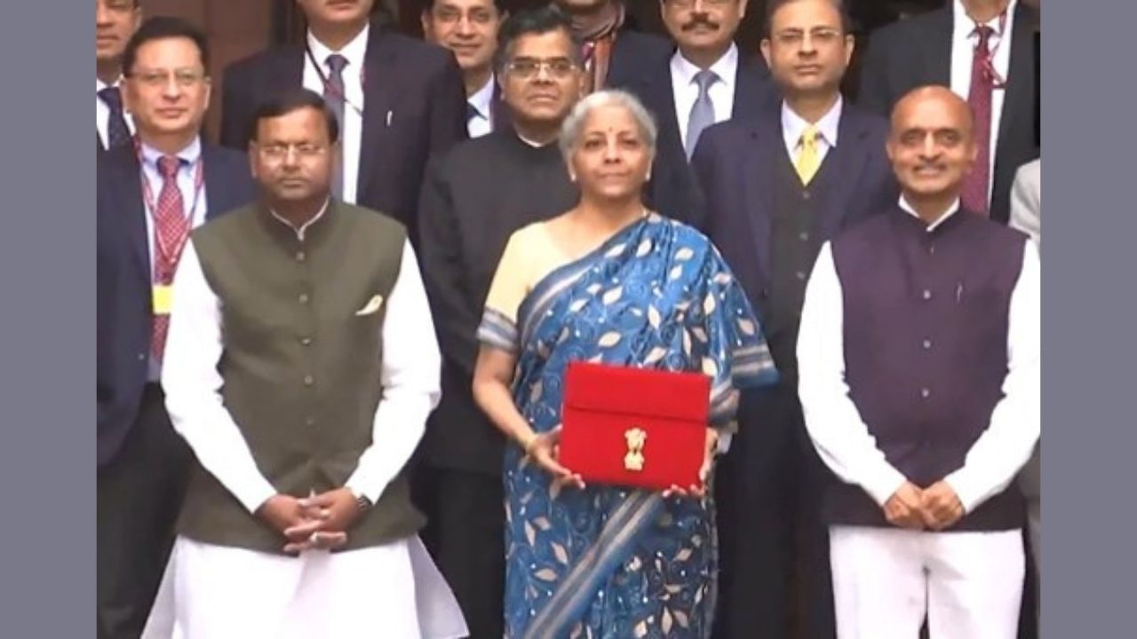 Nirmala Sitharaman budget saree 2024 antrim baget
