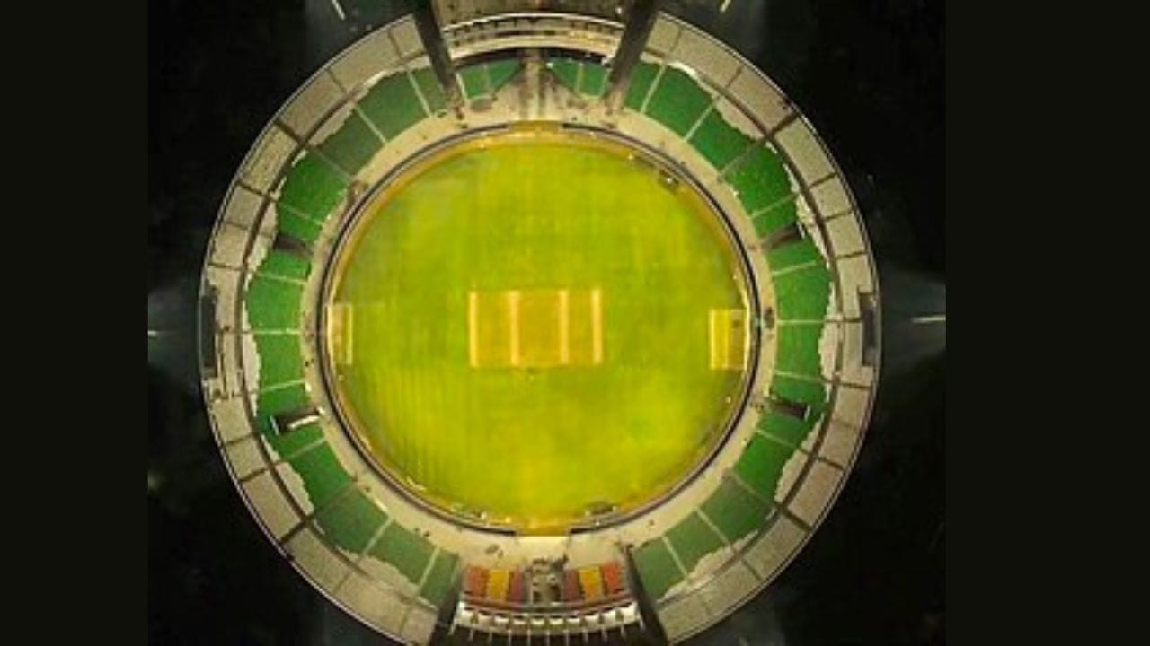 જેને આઈસીસી ઈવેન્ટ પહેલા 1000 મજુરોની મદદથી સ્ટેડિયમ તૈયાર કર્યું હતુ. આ કામ પૂર્ણ કરવામાં 117 દિવસનો સમય લાગ્યો હતો અને 1800 કરોડ રુપિયાનો ખર્ચ થયો હતો. 