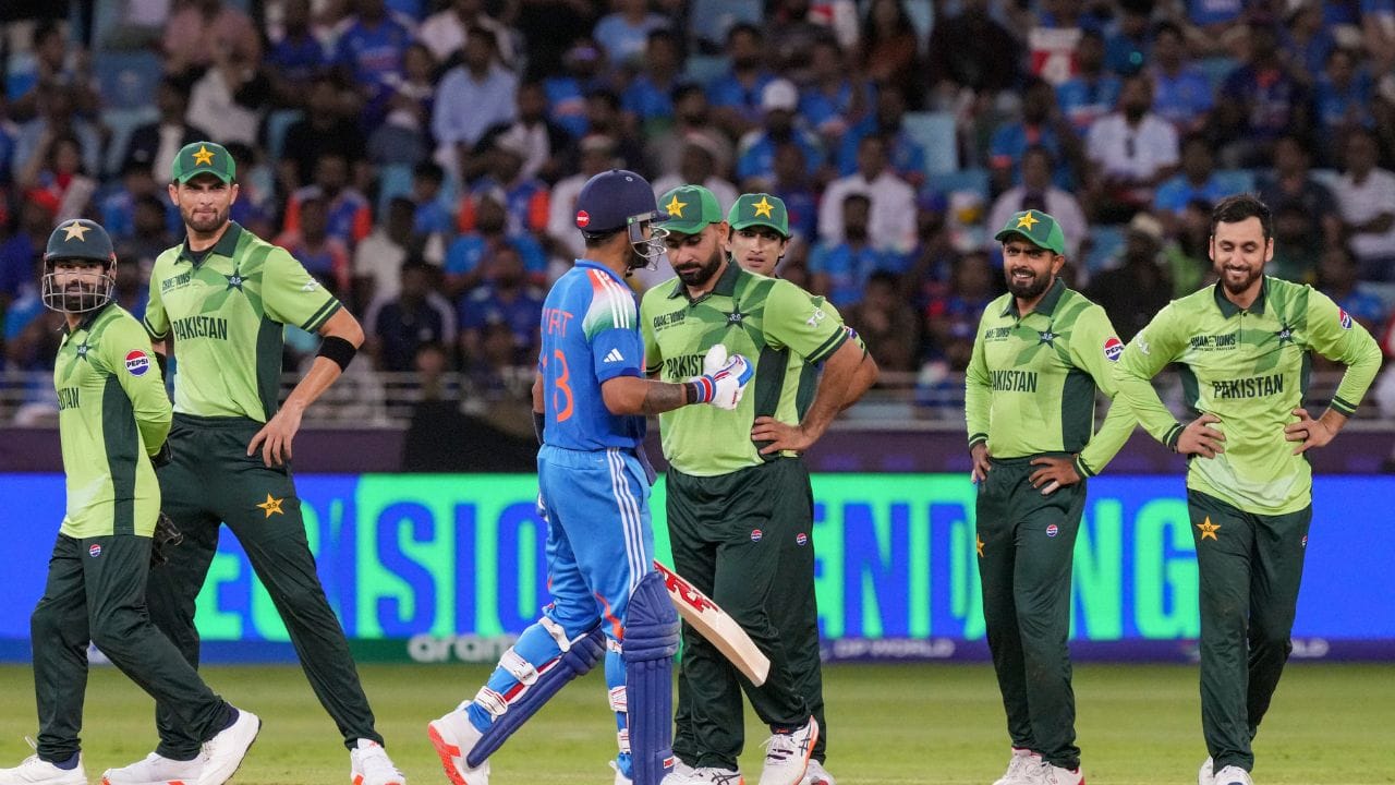 પાકિસ્તાનની ટીમ ચેમ્પિયન્સ ટ્રોફી 2025ના ગ્રુપ Aમાં ભારત, ન્યૂઝીલેન્ડ અને બાંગ્લાદેશ સાથે છે. સેમીફાઈનલમાં જનારી આ ગ્રુપમાંથી બે ટીમો કન્ફર્મ થઈ ગઈ છે, જેમાંથી એક ભારત અને બીજી ન્યુઝીલેન્ડ છે.