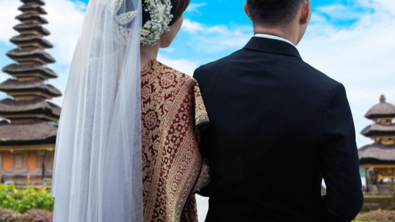 દક્ષિણ પૂર્વ એશિયાના દેશોમાં Pleasure Marriageનો વ્યાપ ઝડપથી વધી રહ્યો છે. ખાસ કરીને ઈન્ડોનેશિયામાં આ ઘણું જોવા મળે છે. મીડિયા રિપોર્ટ મુજબ, ઈન્ડોનેશિયામાં Pleasure Marriage એક મોટો ઉદ્યોગ બની ગયો છે. ઘણી સ્ત્રીઓ પોતાની આજીવિકા અને પૈસા કમાવવા માટે Pleasure Marriageનો ભાગ બની જાય છે. આનાથી ઇન્ડોનેશિયાના પ્રવાસન ક્ષેત્ર અને સ્થાનિક અર્થતંત્રને પણ વેગ મળે છે.