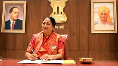 CAG રિપોર્ટમાં ખુલાસોઃ દિલ્હીમાં કેજરીવાલની આપ સરકારની લિકર પોલિસીથી 2000 કરોડનું નુકસાન