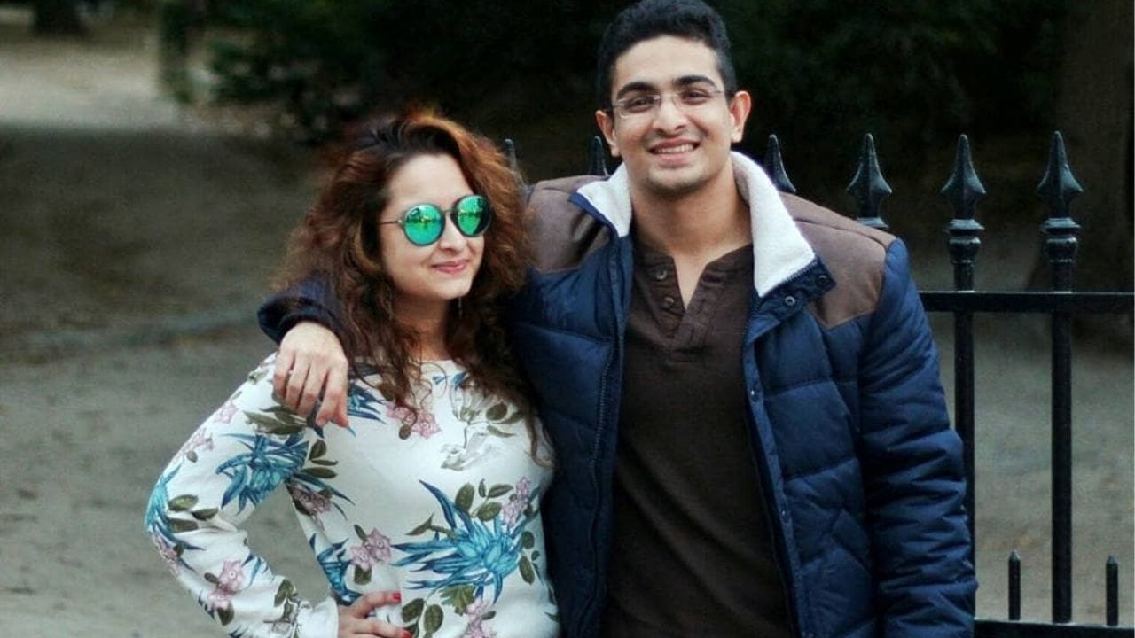 રણવીર અલ્લાહબાડિયાને બીયરબાઈસેપ્સ તરીકે પણ ઓળખવામાં આવે છે. તેમનો જન્મ 2 જૂન 1993 ના રોજ મુંબઈમાં થયો હતો. તેમણે ધીરુભાઈ અંબાણી ઇન્ટરનેશનલ સ્કૂલમાં અભ્યાસ કર્યો અને પછી 2015માં દ્વારકાદાસ જે. માં અભ્યાસ કર્યો. સંઘવી કોલેજ ઓફ એન્જિનિયરિંગમાંથી બી.ઈ.ની ડિગ્રી મેળવી.