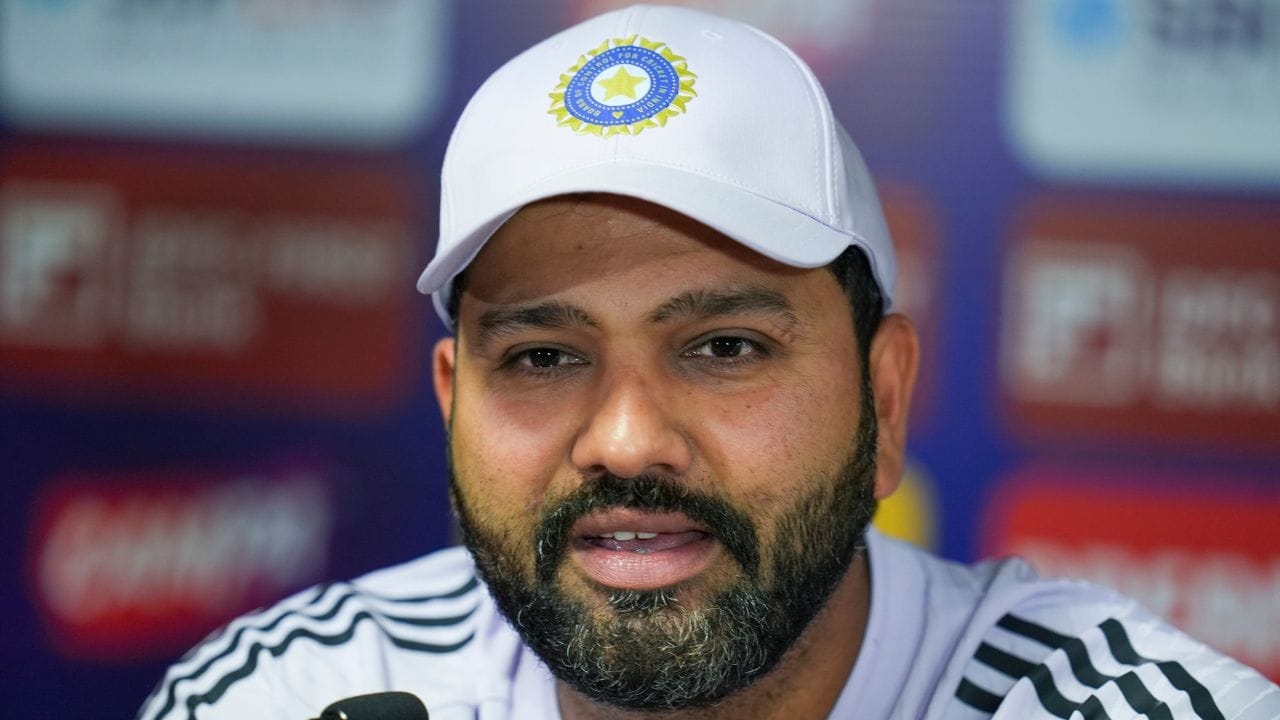 રોહિતે કહ્યું, 'આ એક અલગ ફોર્મેટ છે, એક અલગ સમય છે. ક્રિકેટર તરીકે ઉતાર-ચઢાવ આવશે અને મેં મારી કારકિર્દીમાં ઘણા બધા ઉતાર-ચઢાવનો સામનો કર્યો છે. આ મારા માટે કંઈ નવું નથી. આપણે જાણીએ છીએ કે દરેક દિવસ એક નવો દિવસ છે, દરેક શ્રેણી એક નવી શ્રેણી છે. હું પડકારની રાહ જોઈ રહ્યો છું અને ભૂતકાળમાં શું બન્યું છે તેના પર ધ્યાન કેન્દ્રિત કરી રહ્યો નથી. (All Photo Credit : PTI)