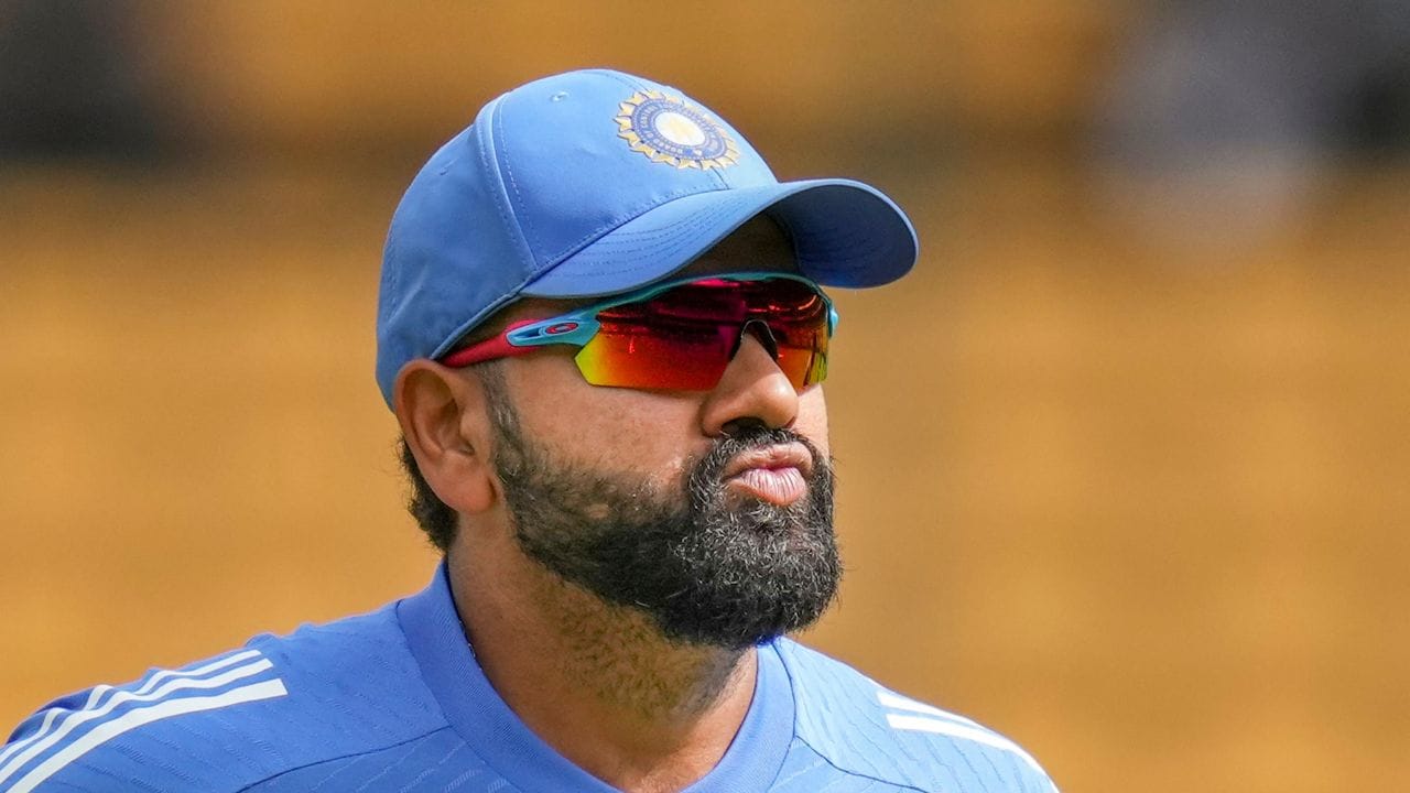 મીડિયા રિપોર્ટ્સ અનુસાર, ભારતીય ક્રિકેટ કંટ્રોલ બોર્ડ (BCCI)એ રોહિતને ચેમ્પિયન્સ ટ્રોફી પછી તેની ભવિષ્યની યોજનાઓ વિશે જણાવવા કહ્યું છે. રોહિત હાલમાં આગામી મેચો પર ધ્યાન કેન્દ્રિત કરવા માંગે છે. 