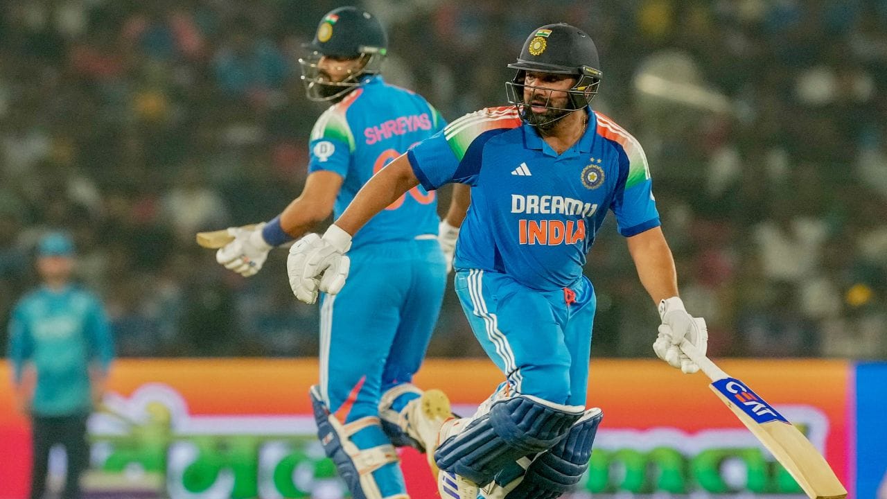 જો આપણે અમદાવાદની વાત કરીએ તો અહિ વનડેમાં સૌથી વધારે રન બનાવનાર બેટ્સમેન રોહિત શર્મા છે.