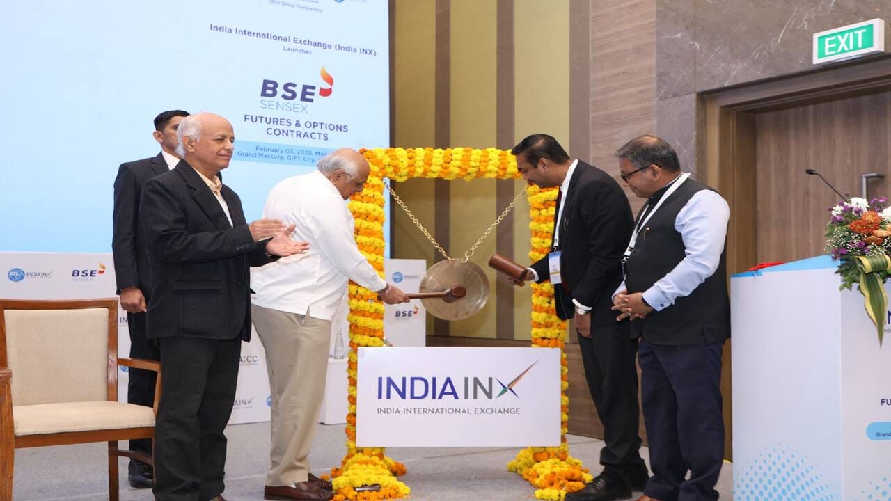 મુખ્યમંત્રી ભૂપેન્દ્ર પટેલે કહ્યું કે, તાજેતરમાં રજૂ થયેલા મોદી 3.O સરકારના વર્ષ 2025-26ના બજેટમાં ગિફ્ટ સિટી ખાતે IFSCમાં કાર્યરત ફાઇનાન્સિયલ ઇન્સ્ટિટ્યૂશન્સ માટે એક્ઝમ્પશન, ડિડક્શન અને રિલોકેશનના જે પ્રાવધાનો કરવામાં આવ્યા છે તેના પરિણામે IFSCમાં ફાઇનાન્સિયલ ઇકો સિસ્ટમ વધુ સંગીન અને ગિફ્ટ સિટીની ગ્લોબલ ઓળખ વધુ સુદ્રઢ બનશે. 