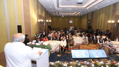 ગુજરાતના મુખ્યમંત્રી ભૂપેન્દ્ર પટેલે, ગિફ્ટ સિટીમાં INX સેન્સેક્સ ફ્યુચર્સ એન્ડ ઓપ્શન્સ કોન્ટ્રાકટ્સનો પ્રારંભ કરાવતા કહ્યું કે,  નાણાંકીય નવીનતાના ક્ષેત્રોમાં સતત અગ્રણી રહેલા ઇન્ડિયા ઇન્ટરનેશનલ એક્સચેન્જના આ નવા લોન્ચિંગથી વૈશ્વિક રોકાણકારોને ભારતીય બજારમાં રોકાણ માટે સરળતા થશે.