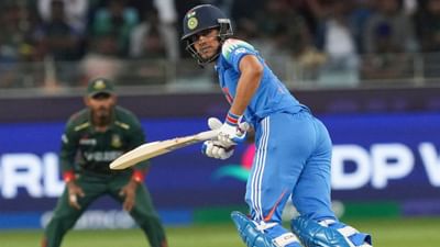 ટીમ ઈન્ડિયાના યુવા ઓપનર શુભમન ગિલે ચેમ્પિયન્સ ટ્રોફી 2025ની શરૂઆત સદી સાથે કરી હતી. ટીમ ઈન્ડિયાએ આ ટુર્નામેન્ટમાં પોતાની પહેલી મેચ બાંગ્લાદેશ સામે રમી હતી. આ મેચમાં શુભમન ગિલે સદીની ઈનિંગ રમી ટીમ ઈન્ડિયાને જીત અપાવી હતી. તેની આ ઈનિંગ રન ચેઝ દરમિયાન આવી હતી. 