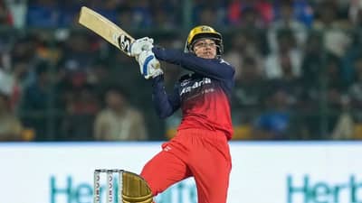 સ્મૃતિ મંધાનાએ પિતાની સામે કરી મોટી ભૂલ, ત્રીજી વખત હાલત થઈ ખરાબ, જુઓ વીડિયો