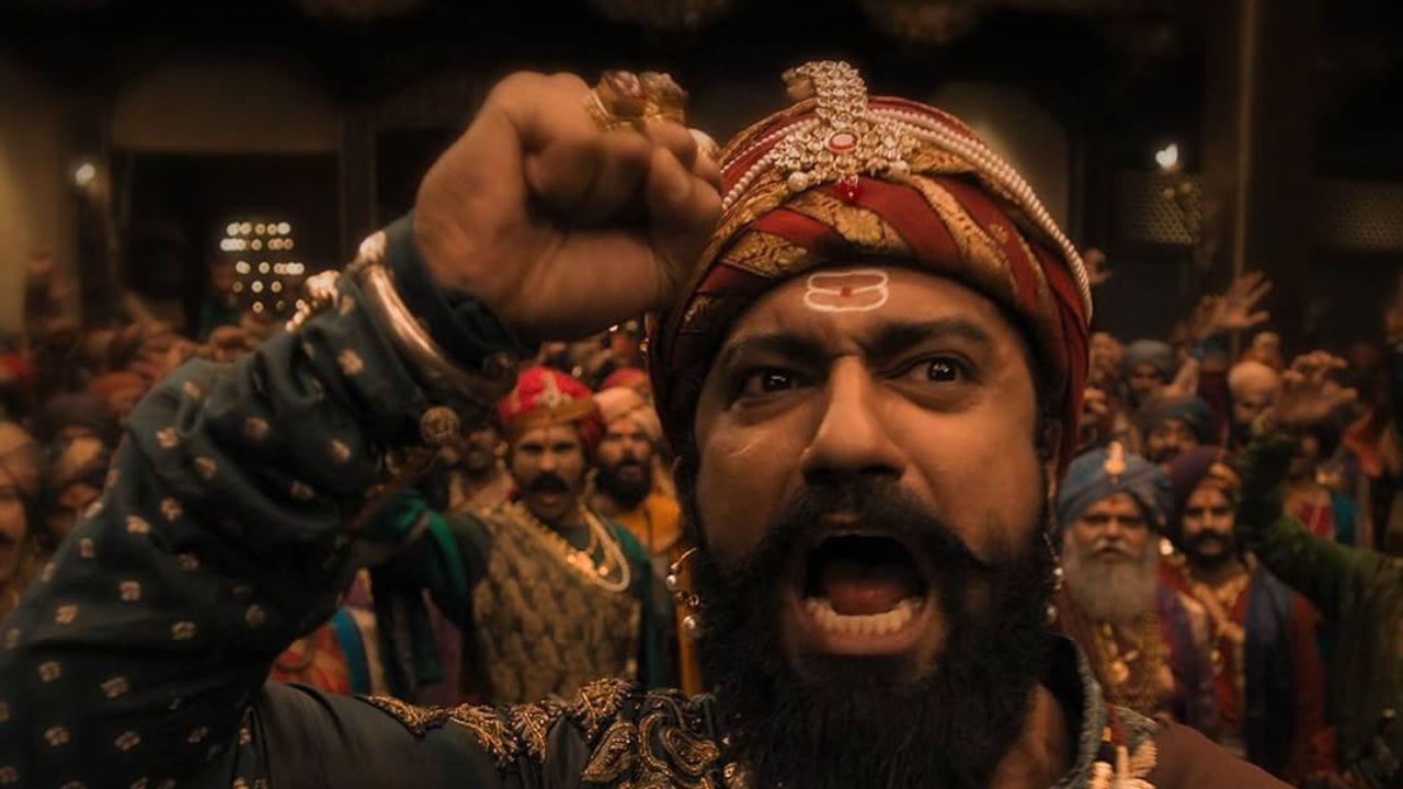  વિકી કૌશલની ફિલ્મ છાવા હાલમાં બોક્સ ઓફિસ પર ધમાલ મચાવી રહી છે. આ ફિલ્મ તેના કરિયરની બેસ્ટ ફિલ્મ બની છે. રિલીઝના પહેલા 3 થી 4 દિવસમાં છાવા ફિલ્મે બોક્સ ઓફિસ પર 100 કરોડથી વધુનો કારોબાર કરી ઈતિહાસ રચી દીધો છે.