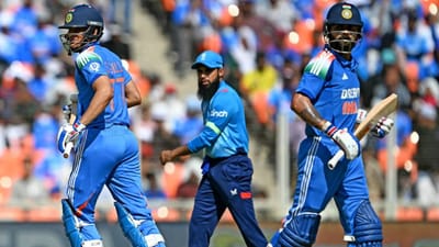 છેલ્લે, વિરાટ કોહલીએ પણ અમદાવાદ વનડેમાં અડધી સદી ફટકારી. આ દિગ્ગજ બેટ્સમેને 451 દિવસ પછી ODI ક્રિકેટમાં અડધી સદી ફટકારી. ચાહકોને આશા હતી કે કોહલી તેની સદી પૂર્ણ કરશે પરંતુ ઇંગ્લેન્ડના સ્ટાર સ્પિનર ​​આદિલ રશીદ રસ્તામાં આવી ગયો. કટકમાં વિરાટને આઉટ કરનાર આદિલે અમદાવાદમાં પણ તેને પોતાની જાળમાં ફસાવી દીધો. હવે આદિલ આંતરરાષ્ટ્રીય ક્રિકેટમાં વિરાટને સૌથી વધુ વખત આઉટ કરનાર સંયુક્ત ત્રીજો બોલર બની ગયો છે.