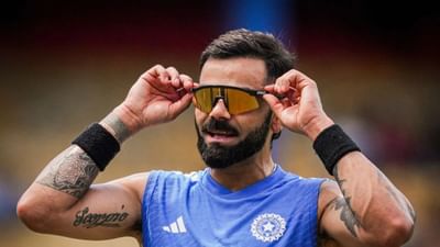 વિરાટ કોહલી જે ચશ્મા પહેરે છે તે ઓકલે રડાર EV પાથ (Oakley Radar EV Path) અને ઓકલે  M2 ફ્રેમ XL શીલ્ડ (Oakley M2 Frame XL Shield) મોડેલના છે. આ ચશ્મા ફક્ત સ્ટાઈલિશ જ નથી, પણ રમતગમતના પ્રદર્શન માટે પણ ડિઝાઈન કરવામાં આવ્યા છે. 