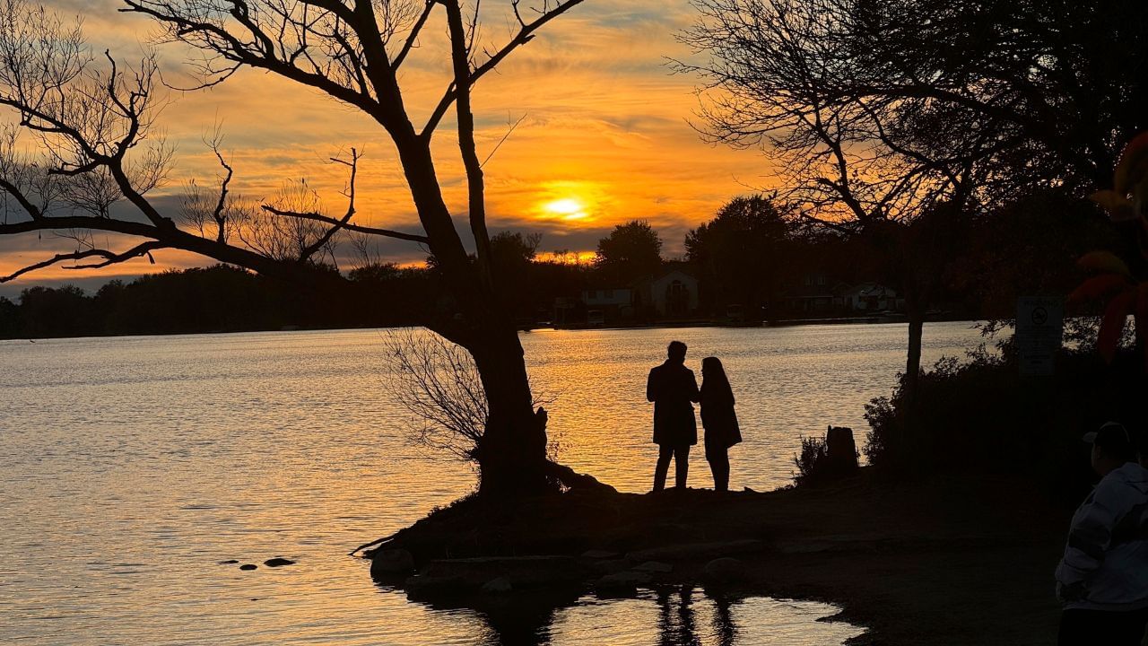  પતિ-પત્ની વચ્ચે ઝઘડા સામાન્ય છે, પરંતુ જ્યારે તેઓ કોર્ટમાં પહોંચે છે ત્યારે પરિસ્થિતિ બદલાઈ જાય છે. કોર્ટમાં પત્ની છૂટાછેડા અને અન્ય ઘણી બાબતોની સાથે પોતાના માટે ભરણપોષણની માંગ કરે છે. આવી સ્થિતિમાં પતિએ આ બધું કાયદા મુજબ પત્નીને આપવું પડે છે અને કોર્ટના આદેશ મુજબ તમામ બાબતો કરવાની હોય છે.  ભારતમાં ભરણપોષણ કાયદેસર રીતે લાગુ કરવા માટે વિવિધ જોગવાઈઓ અસ્તિત્વમાં છે, જે હવે ભારતીય ન્યાય સંહિતા (BNS) 2023 અને ભારતીય નાગરિક સુરક્ષા સંહિતા (BNSS), 2023 હેઠળ આવે છે. સુપ્રીમ કોર્ટના અનેક ઐતિહાસિક નિર્ણયોએ આ અધિકારને વધુ સ્પષ્ટ અને મજબૂત બનાવ્યો છે.