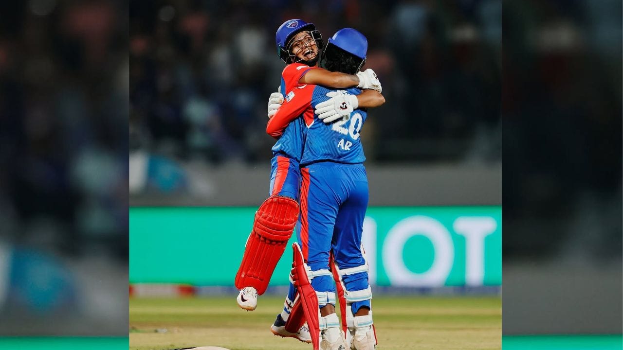  રન આઉટના વિવાદાસ્પદ નિર્ણય સાથે સંબંધિત ત્રીજો અને છેલ્લો મુદ્દો અરુંધતી રેડ્ડી સાથે સંબંધિત હતો. આ ઘટના મેચના છેલ્લા બોલ પર બની હતી. પહેલી નજરે એવું લાગતું હતું કે રેડ્ડીનું બેટ લાઈન પર છે. પરંતુ, રિપ્લે જોયા પછી, થર્ડ અમ્પાયરે તેને નોટ આઉટ જાહેર કર્યો.