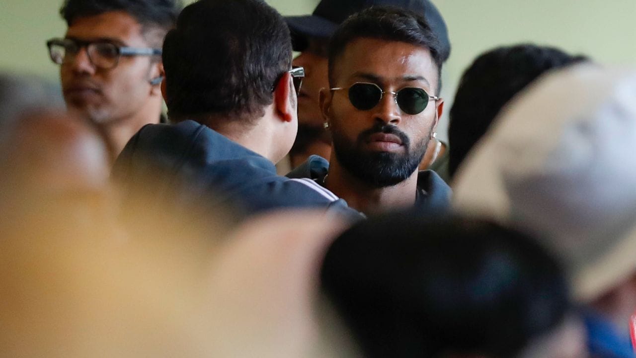  જે માત્ર એશિયા કપ કે આઈસીસી ઈવેન્ટમાં એકબીજા સાથે રમે છે. ટીમ ઈન્ડિયાની મેચની ટિકિટ આઈસીસીએ 3 ફેબ્રુઆરીથી ગ્રુપ મેચની ટિકિટનું વેચાણ શરૂ કર્યું. પરંતુ થોડા જ સમયમાં બધી ટિકિટો વેચાઈ ગઈ. આવી સ્થિતિમાં, હવે આંતરરાષ્ટ્રીય ક્રિકેટ પરિષદે એક મોટો નિર્ણય લીધો છે.