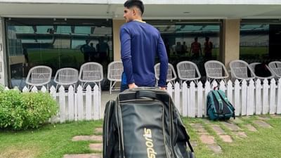 BCCI એ ચેમ્પિયન્સ ટ્રોફી 2025 માટે ટીમ ઈન્ડિયામાં 2 મોટા ફેરફાર કર્યા છે. જસપ્રીત બુમરાહ ઈજાના કારણે ટુર્નામેન્ટમાંથી બહાર થઈ ગયો છે. તેમના સ્થાને હર્ષિત રાણાની એન્ટ્રી થઈ છે.વરુણ ચક્રવર્તીને પણ ટીમમાં સામેલ કરવામાં આવ્યો છે. એટલે કે યશસ્વી જયસ્વાલને ચેમ્પિયન્સ ટ્રોફી ટીમમાંથી બહાર કરી દેવામાં આવ્યો છે.