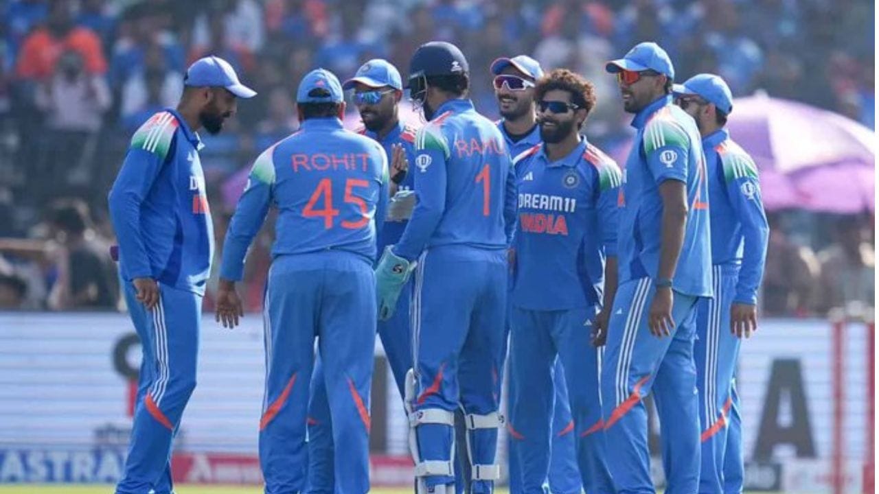 ચેમ્પિયન ટ્રોફી 2025 માટે ભારતીય ટીમ જોઈએ તો રોહિત શર્મા, શુભમન ગિલ, વિરાટ કોહલી, શ્રેયસ અય્યર,કેએલ રાહુલ, રિષભ પંત, હાર્દિક પંડ્યા, અક્ષર પટેલ, વોશિંગ્ટન સુંદર, કુલદીપ યાદવ, હર્ષિત રાણા, મોહમ્મદ શમી, અર્શદીપ સિંહ,રવિન્દ્ર જાડેજા, વરુણ ચક્રવર્તી. નોન ટ્રૈવલિંગ રિઝર્વ ખેલાડી વિશે વાત કરીએ તો, યશસ્વી જ્યસ્વાલ, મોહમ્મદ સિરાજ, શિવમ દુબે