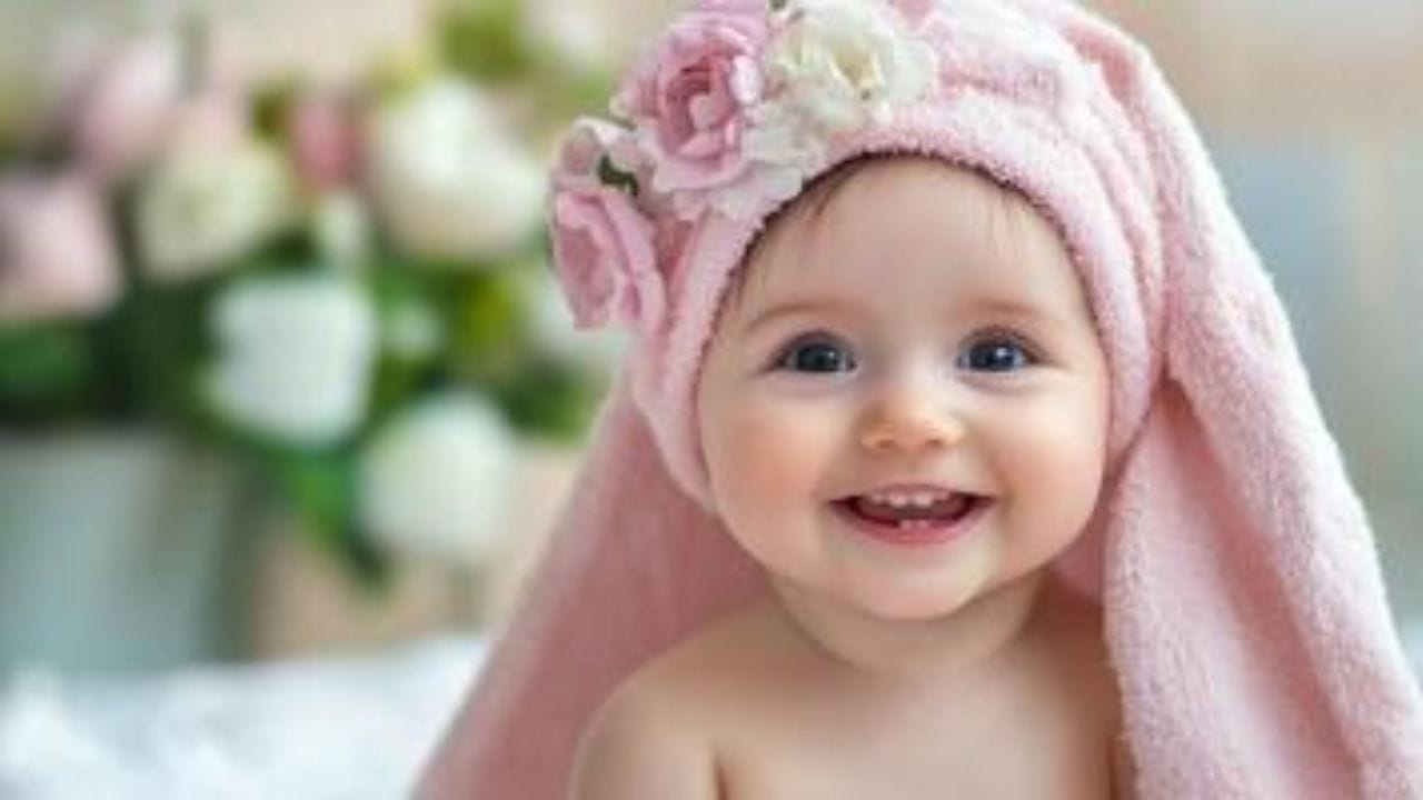 સૂતક દરમિયાન માતા બનનારી સ્ત્રી પૂજામાં ભાગ લઈ શકતી નથી કે ભગવાનની છબીઓને સ્પર્શ કરી શકતી નથી. જુદા જુદા પ્રદેશોમાં જન્મ પછીના સૂતકના સમયગાળાને જુદા જુદા નામોથી ઓળખવામાં આવે છે.