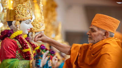 ગઈકાલ 2 ફેબ્રુઆરીના રોજ જોહાનિસબર્ગના નોર્થરાઇડિંગમાં આવેલ બી.એ.પી.એસ સ્વામિનારાયણ હિંદુ મંદિર અને સાંસ્કૃતિક સંકુલનો મહંત સ્વામીના વરદ હસ્તે પ્રાણ પ્રતિષ્ઠા વિધિ અને લોકાર્પણ સમારોહ સંપન્ન થયો હતો. 