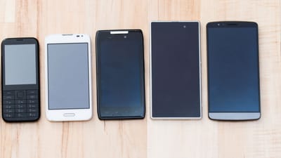 નવા સ્માર્ટફોન સતત બજારનો એક ભાગ બની રહ્યા છે અને અપડેટ રહેવા માટે, વપરાશકર્તાઓ લગભગ દર બે વર્ષે તેમના ફોનને બદલે છે. ત્યારે તમારા ઘરમાં પણ કોઈ જૂનો સ્માર્ટફોન પડ્યો હોય, જેનો અત્યારે ઉપયોગ નથી થઈ રહ્યો. શું તમે જાણો છો કે આ ફોનનો ઉપયોગ CCTV કેમેરા તરીકે થઈ શકે છે. ત્યારે ચાલો જાણીએ ટ્રિક