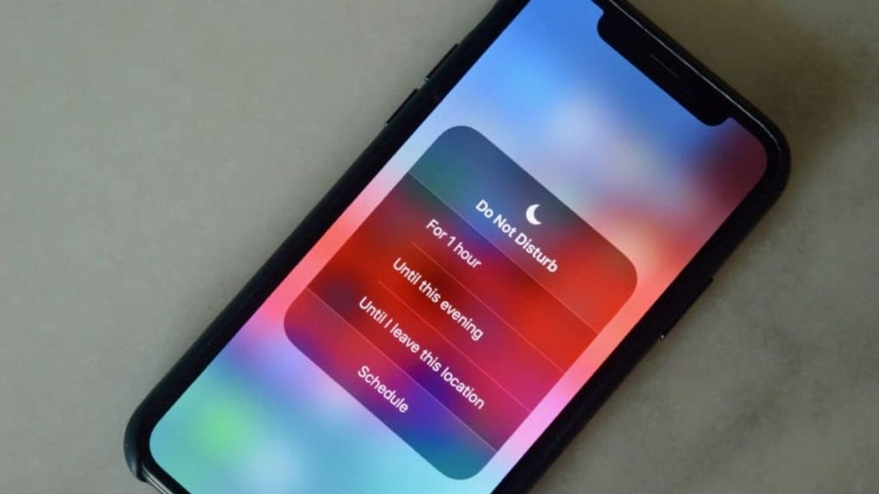 જો ફોનમાં 'ડૂ નોટ ડિસ્ટર્બ' મોડ ચાલુ હોય ત્યારે પણ અવાજ ન આવતો હોય તો પહેલા તેને બંધ કરો જે બાદ ચેક કરી લો.