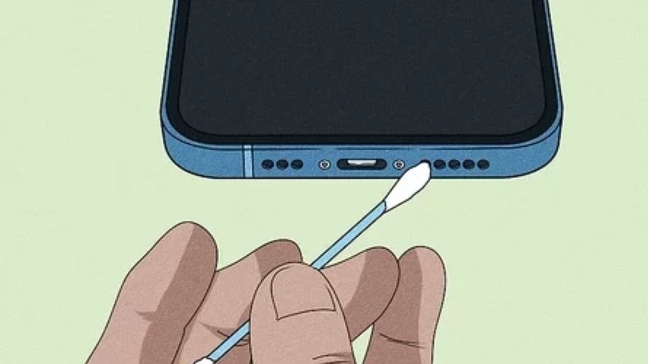 સ્પીકર અને માઈક્રોફોન સાફ કરવાથી સ્પીકર કે માઈક્રોફોનમાં ધૂળ જમા થવાથી પણ અવાજ ઓછો થઈ શકે છે. તેથી તેને સાફ કરો.