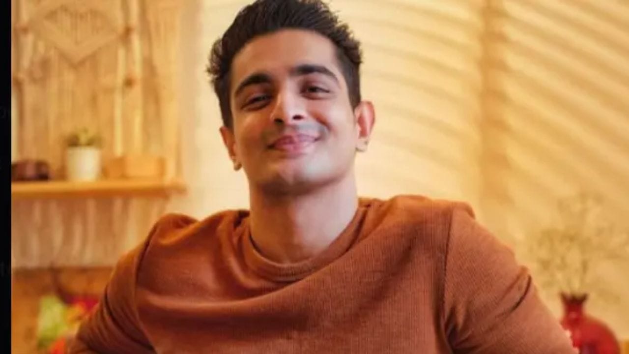 તેણીની પોસ્ટમાં રણવીરની ટીકા કરતા ગીતાંજલિએ લખ્યું, “ક્ષમા ભૂલો માટે છે, પરંતુ ગુનાઓ અને દુષ્કૃત્યો માટે નહીં…! કોમેડીના નામે આ કન્ટેન્ટ ક્રિએટર્સ યુવા પેઢીને ડોર્ક ડ્રગ્સ પીરસી રહ્યા છે, તેમને આકરી સજા થવી જોઈએ. તેઓ કેન્સર કરતા પણ વધુ ખતરનાક રોગ ફેલાવી રહ્યા છે અથવા બીજા શબ્દોમાં કહીએ તો તેનાથી પણ વધુ ભયંકર! 