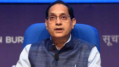 સેબીના નવા ચેરમેન તુહિન કાંત પાંડે હશે. તુહિન કાંત 1987 બેચના IAS અધિકારી છે. શેરબજારમાં ભારે ઘટાડા વચ્ચે, બધાની નજર નવા સેબી ચીફના નિર્ણય પર રહેશે. લાંબા સમયથી નાણા વિભાગ સાથે સંકળાયેલા તુહિન કાંત કોણ છે? ચાલો તેમના પરિવાર વિશે જાણીએ.