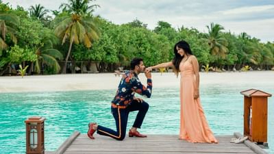 પ્રેમ વ્યક્ત કરવા માટે માત્ર યોગ્ય વ્યક્તિ જ નહીં, પણ યોગ્ય સમય અને યોગ્ય સ્થળ હોવું પણ ખૂબ જ જરૂરી છે. વેલેન્ટાઈન વીકમાં પ્રપોઝ ડે એ એક ખાસ ડે છે જ્યારે તમે તમારા જીવનસાથીને તમારી લાગણીઓ વ્યક્ત કરી શકો છો. પરંતુ જો તમે ઈચ્છો છો કે તમારો પ્રપોઝ ડે અલગ હોય અને તમારા પાર્ટનર માટે હંમેશા માટે યાદગાર બની જાય, તો તમે આ સ્થળો પર જવાનો પ્લાન બનાવી શકો છો.