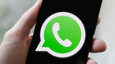 ઇન્સ્ટન્ટ મેસેજિંગ એપ વોટ્સએપમાં સતત નવા ફીચર્સ આવી રહ્યા છે. આ કારણે સામાન્ય યુઝર્સ વોટ્સએપના ઘણા ફીચર્સ યાદ રાખી શકતા નથી. વોટ્સએપ પર ઘણા એવા અદ્ભુત ફીચર્સ છે, જેના વિશે આપણે જાણતા નથી. આજે અમે તમને એવા જ એક ફીચર વિશે જણાવી રહ્યા છીએ. વોટ્સએપ પર એક અદ્ભુત ફીચર છે જેનો ઉપયોગ કરીને તમે કોઈના મેસેજ વાંચી લેશો અને રિપ્લાય નહીં પણ કરો તો પણ તેમને ખબર નહીં પડે.