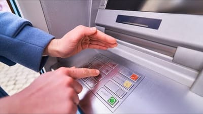 1 મે, 2025 થી ATM વિડ્રોલ ચાર્જમાં પણ હવે વધારો થવા જઈ રહ્યો છે. માસિક ફ્રી ટ્રાન્ઝેક્શનની મર્યાદા વટાવ્યા પછી, દરેક ટ્રાન્ઝેક્શન પરના ચાર્જમાં 2 રૂપિયાનો વધારો કરવામાં આવી રહ્યો છે. એકવાર આ નવો વધારો લાગુ થયા પછી, ફ્રી લિમિટ ખતમ થઈ ગયા પછી દરેક ટ્રાન્ઝેક્શન પર 23 રૂપિયાનો ચાર્જ વસૂલવામાં આવશે. રિઝર્વ બેંક ઓફ ઈન્ડિયાએ શુક્રવારના રોજ ફ્રી લિમિટ પૂરી થયા બાદ ચાર્જમાં વધારાના અમલીકરણને મંજૂરી આપી છે.