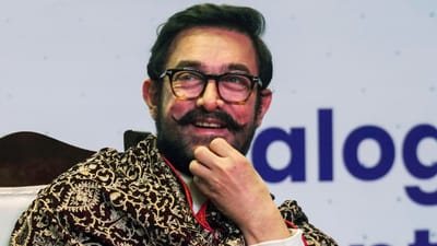 ફિલ્મ સ્ટાર્સનું જીવન કોઈ ફિલ્મથી ઓછું નથી. તેમના લગ્ન, અફેર અને બ્રેકઅપ ફિલ્મની સ્ટોરી સાથે મેળ ખાય છે. લોકોને સ્ટારની પર્સનલ લાઈફ એટલો રસ હોય છે કે તેઓ તેને પોતાની ફિલ્મોની જેમ જ હિટ કે ફ્લોપ બનાવી દે છે.