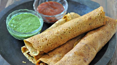 મોટાભાગના લોકો ઘરે બેસનના ચીલા બનાવવતા હોય છે. પરંતુ નાની નાની ચૂક થઈ જવાના કારણે ચીલા પાતળા અને ગોળ બનતા નથી. તો કેટલીક વાર ચીલા તુટી જાય છે.