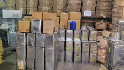 Kheda : નડિયાદની એક કંપનીમાંથી ઝડપાયું 3100 કિલો ભેળસેળયુક્ત ઘી, જુઓ Video Kheda : નડિયાદની એક કંપનીમાંથી ઝડપાયું 3100 કિલો ભેળસેળયુક્ત ઘી, જુઓ Video