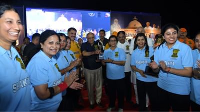 ગુજરાત વિધાનસભા દ્વારા આયોજિત સ્વર્ણિમ ગુજરાત MLA ક્રિકેટ લીગ 2.0 ની આજે શાનદાર શરૂઆત થઈ. 