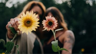  જો કોઈ મહિલાને લાંબા સમયથી પેટની નીચેના ભાગમાં દુખાવો થઈ રહ્યો છે. પ્રાઈવેટ પાર્ટમાંથી લીકેજની સમસ્યા થઈ રહી છે. 