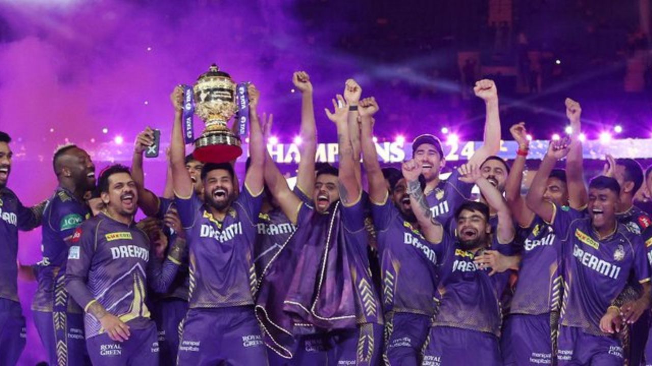 રિપોર્ટ મુજબ જે પહેલા 2 કરોડના પ્રીમિયર લેતી હતી. તે હવે 4 કરોડ થી 5 કરોડનો ખર્ચ કરવો પડે છે. આખી ટૂર્નામેન્ટના આયોજન કરનાર બીસીસીઆઈ હવે પ્રતિ મેચ 5 કરોડથી 6 કરોડ રૂપિયાનો વીમો ચૂકવવો પડી શકે છે.