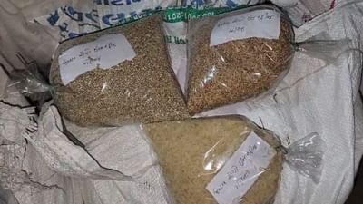 Kheda : માતરના મહેલજમાં જેન્ટલ એગ્રો ઇન્ડસ્ટ્રીઝમાં દરોડા, પંચનામુ કરીને અનાજનો સ્ટોક કર્યો સીઝ, જુઓ Video