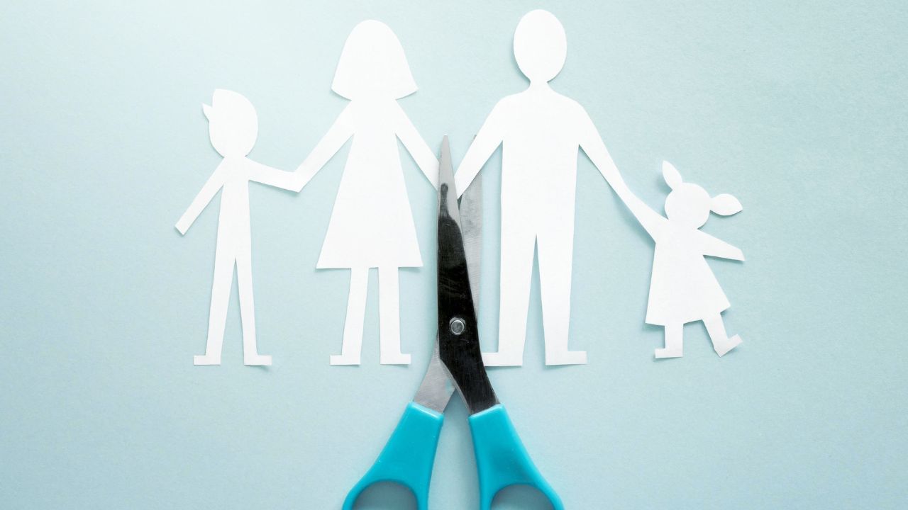 હિન્દુ લગ્ન કાયદા હેઠળ, બાળકને જન્મથી જ સ્વતંત્ર રીતે જીવવા માટે સક્ષમ બને ત્યાં સુધી ભરણપોષણનો અધિકાર છે. ખાસ કરીને જો તે વ્યક્તિ સગીર હોય (સામાન્ય રીતે 18 વર્ષથી ઓછી ઉંમરનો બાળક).