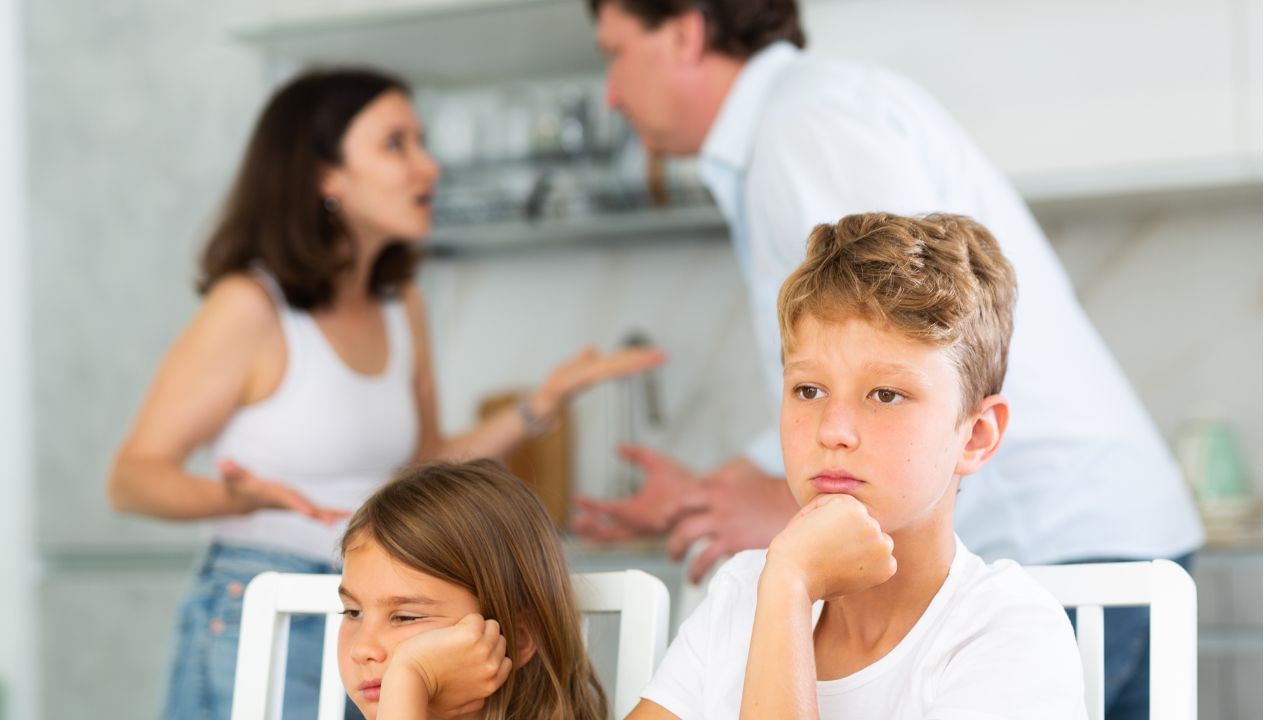 ભરણ પોષણમાં માત્ર આર્થિક સમર્થન નહી પરંતુ બાળકોની શારીરિક અને માનસિક સ્વાસ્થ માટે માત્ર નાણાકીય સહાયની જ જરુર નથી પરંતુ પરંતુ માતાપિતા તરફથી યોગ્ય સંભાળ અને માર્ગદર્શનની પણ જરૂર પડે છે.