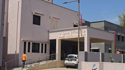 Breaking News : મહીસાગરમાં પ્રાથમિક આરોગ્ય કેન્દ્રમાં અશ્લીલ હરકત કરતા 2 તબીબને કરાયા ટર્મિનેટ, જુઓ Video