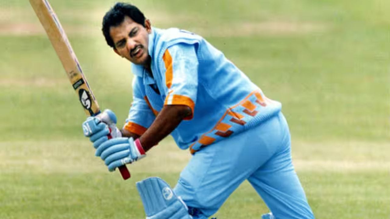 ભૂતપૂર્વ કેપ્ટન મોહમ્મદ અઝહરુદ્દીન ભારત માટે તરફથી સૌથી વધુ વનડે રમનાર ચોથો ખેલાડી છે. અઝહરુદ્દીને 334 વનડે મેચોમાં સાત સદીની મદદથી 9378 રન બનાવ્યા હતા.