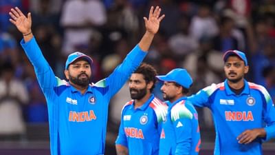 ચેમ્પિયન ટ્રોફી 2025ની ફાઈનલ મેચ ભારત અને ન્યુઝીલેન્ડની ટીમ વચ્ચે રમાશે. બંન્ને ટીમ દુબઈ ઈન્ટરનેશનલ ક્રિકેટ સ્ટેડિયમમાં ટકરાશે. આ ટૂર્નામેન્ટની ફાઈનલમાં ક્રિકેટ ચાહકોની નજર છે.રોહિત શર્મા સતત 15મી વખત ટોસ હાર્યો છે.